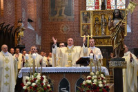 Toruń: bp Mering uczestniczył w dziękczynieniu za święcenia biskupie swojego alumna