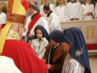 Tuliszków: wprowadzenie relikwii Dzieci Fatimskich