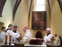 Bp Mering do kapłanów: otrzymaliśmy godność kapłańską, by być świadkami Chrystusa
