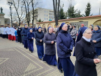 Włocławek: Droga Krzyżowa ulicami miasta w intencji pokoju na Ukrainie