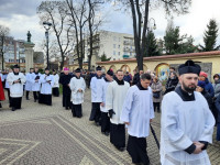 Włocławek: Droga Krzyżowa ulicami miasta w intencji pokoju na Ukrainie