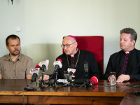 Bp Mering podczas konferencji prasowej: akcja „Polska pod Krzyżem” odbędzie się na lotnisku w Kruszynie