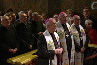 Bp Wętkowski podczas Apelu Jasnogórskiego: Maryjo bądź Matką naszych ziemskich dróg