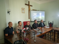 Bp Mering podczas konferencji prasowej: akcja „Polska pod Krzyżem” odbędzie się na lotnisku w Kruszynie