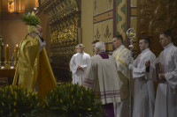 Bp Mering podczas Mszy Wigilii Paschalnej: Chrystus zabiega o nasze serca