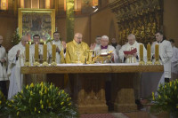 Bp Mering podczas Mszy Wigilii Paschalnej: Chrystus zabiega o nasze serca