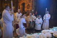 Bp Mering podczas Mszy Wigilii Paschalnej: Chrystus zabiega o nasze serca