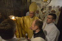 Bp Mering podczas Mszy Wigilii Paschalnej: Chrystus zabiega o nasze serca