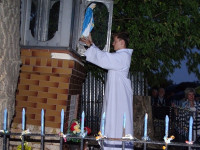 Włocławek: poświęcenie i instalacja odnowionych po dewastacji figur