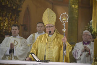 Bp Mering podczas Mszy Wigilii Paschalnej: Chrystus zabiega o nasze serca
