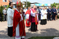 Malanów: bp Gębicki poświęcił pomnik św. Jana Pawła II