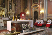 Bp Mering w Kramsku: ołtarz jest symbolem Chrystusa, którego nauka jest jednolita i niezmienna