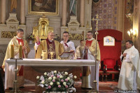 Bp Mering w Kramsku: ołtarz jest symbolem Chrystusa, którego nauka jest jednolita i niezmienna