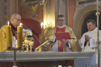 Bp Mering w Kramsku: ołtarz jest symbolem Chrystusa, którego nauka jest jednolita i niezmienna