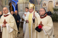 Biskup Włocławski zainstalował relikwie bł. Rodziny Ulmów oraz poświęcił kaplicę adoracji Najświętszego Sakramentu