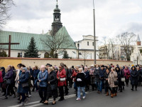 Włocławek: Droga Krzyżowa ulicami miasta w intencji pokoju na Ukrainie