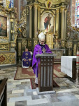 Ks. bp Mering w Sieradzu: Chrystus uzdalnia człowieka do podjęcia nawrócenia
