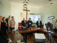 Bp Mering podczas konferencji prasowej: akcja „Polska pod Krzyżem” odbędzie się na lotnisku w Kruszynie