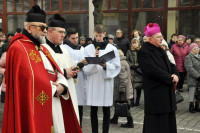 Włocławek: Droga Krzyżowa ulicami miasta w intencji pokoju na Ukrainie