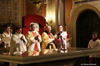 Bp Mering w Kramsku: ołtarz jest symbolem Chrystusa, którego nauka jest jednolita i niezmienna