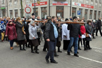 Włocławek: Droga Krzyżowa ulicami miasta w intencji pokoju na Ukrainie