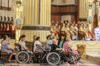 Modlitwa uzdrowienia w licheńskiej bazylice