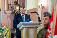 Wąsosze: Biskup Polowy WP poświęcił tablicę Kapelanów Katyńskich