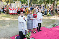 Biskup włocławski w Charłupi Małej: Maryjo, pomóż nam żyć w miłości, prawdzie i pokoju