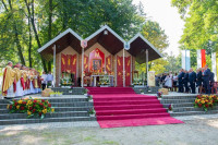 Biskup włocławski w Charłupi Małej: Maryjo, pomóż nam żyć w miłości, prawdzie i pokoju
