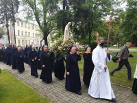 Bp Mering: powinniśmy drżeć ze szczęścia, że Bóg przychodzi do nas w Eucharystii