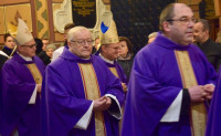 Bp Mering: Kościół powołany jest do pielęgnowania kultury, której częścią jest więź człowieka z Bogiem
