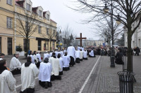Bp Mering na zakończenie Drogi Krzyżowej w intencji Ojczyzny: My chcemy Boga w naszych sercach