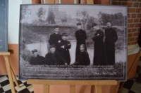 Przedecz: wystawa fotograficzna poświęcona Prymasowi Tysiąclecia