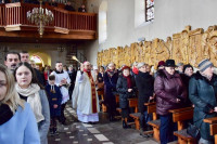 Kościelna Wieś: bp Mering poświęcił nowy ołtarz