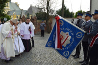 Koło: Bp Mering poświęcił sztandar Komendy Powiatowej Policji