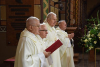 Złoci jubilaci kapłaństwa we włocławskiej katedrze