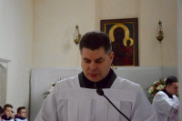 Kościelna Wieś: bp Mering poświęcił nowy ołtarz