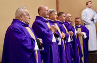 Bp Mering: Kościół powołany jest do pielęgnowania kultury, której częścią jest więź człowieka z Bogiem