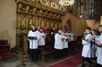 Poranna modlitwa Liturgią Godzin w bazylice katedralnej