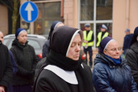 Bp Mering na zakończenie Drogi Krzyżowej w intencji Ojczyzny: My chcemy Boga w naszych sercach