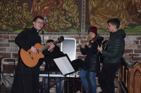 Modlitewne spotkanie młodzieży we włocławskiej farze