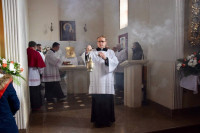 Kościelna Wieś: bp Mering poświęcił nowy ołtarz