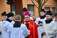 Bp Mering na zakończenie Drogi Krzyżowej w intencji Ojczyzny: My chcemy Boga w naszych sercach