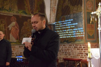 Modlitewne spotkanie młodzieży we włocławskiej farze