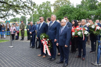 Włocławek: Biskup Diecezjalny poświęcił Pomnik Cichociemnych Spadochroniarzy AK