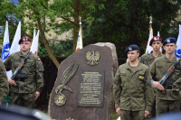 Włocławek: Biskup Diecezjalny poświęcił Pomnik Cichociemnych Spadochroniarzy AK