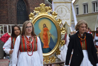 Bp Buzun w Charłupi Małej: Maryja przyszła na świat w rodzinie, w małżeństwie