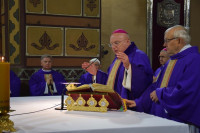 Bp Wętkowski modlił się za zmarłych biskupów i członków Kapituły Katedralnej