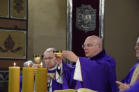 Bp Wętkowski modlił się za zmarłych biskupów i członków Kapituły Katedralnej