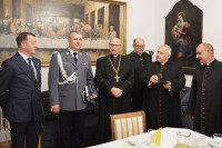 Koło: Bp Mering poświęcił sztandar Komendy Powiatowej Policji